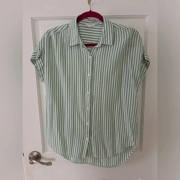 beachlunchlounge Tops - BeachLunchLounge XS Green & White Striped Short Sleeve coastal Button down top